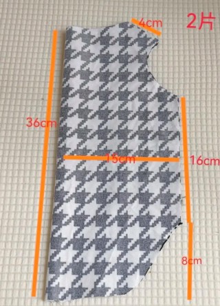 旧衣服做狗狗衣服步骤，（如何用旧衣服做狗垫）