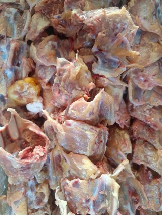 狗狗吃生鸡架好不好，狗狗吃生鸡架好不好呢？