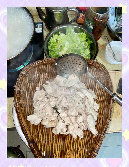 给狗狗白水煮鸡胸肉煮几分钟