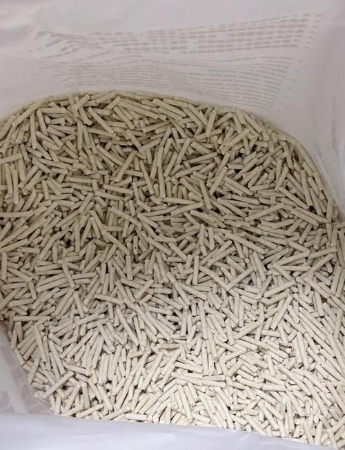 小猫老是吃豆腐猫砂