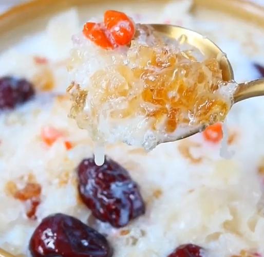 狗狗可以吃雪燕皂角米桃胶这些吗?