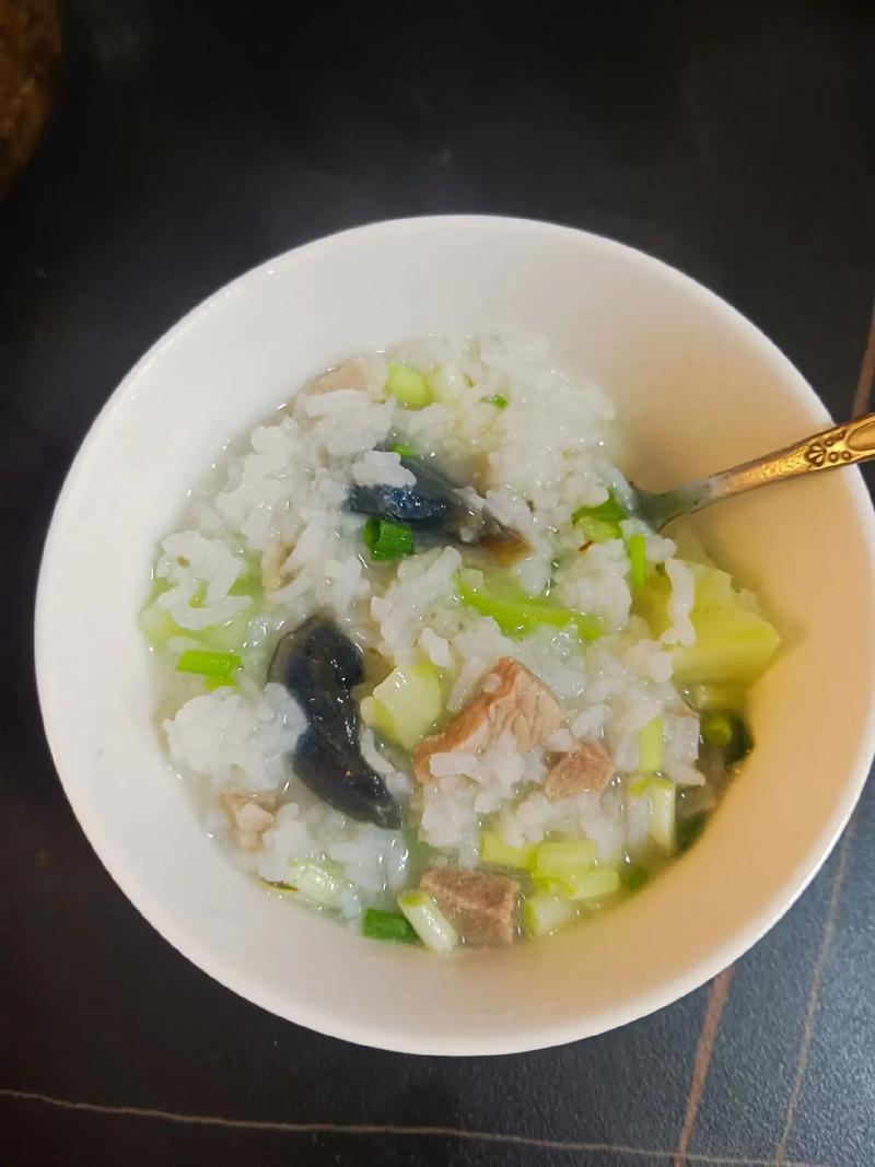 狗狗能吃皮蛋瘦肉粥吗?