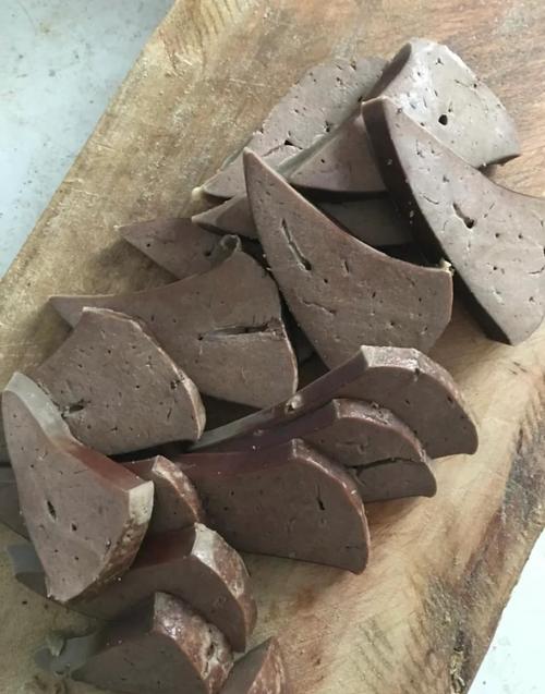 狗狗耍下崽不吃东西能吃牛肝吗