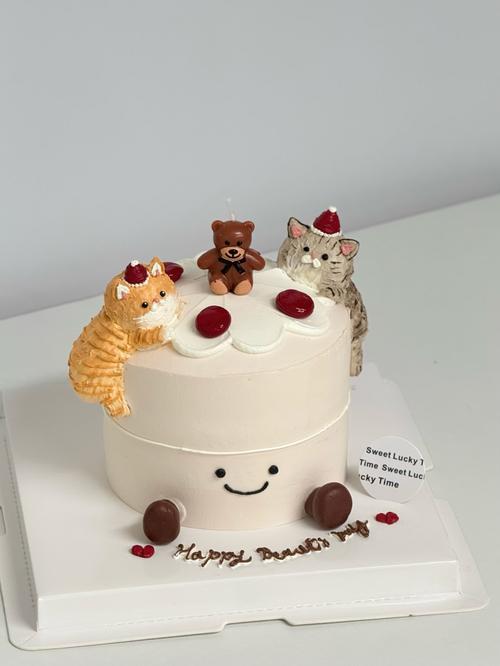 猫可以吃蛋糕吗,蛋糕里有奶油吗?